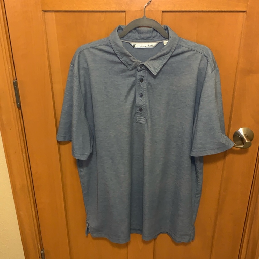 Travis Mathew Polo size XL